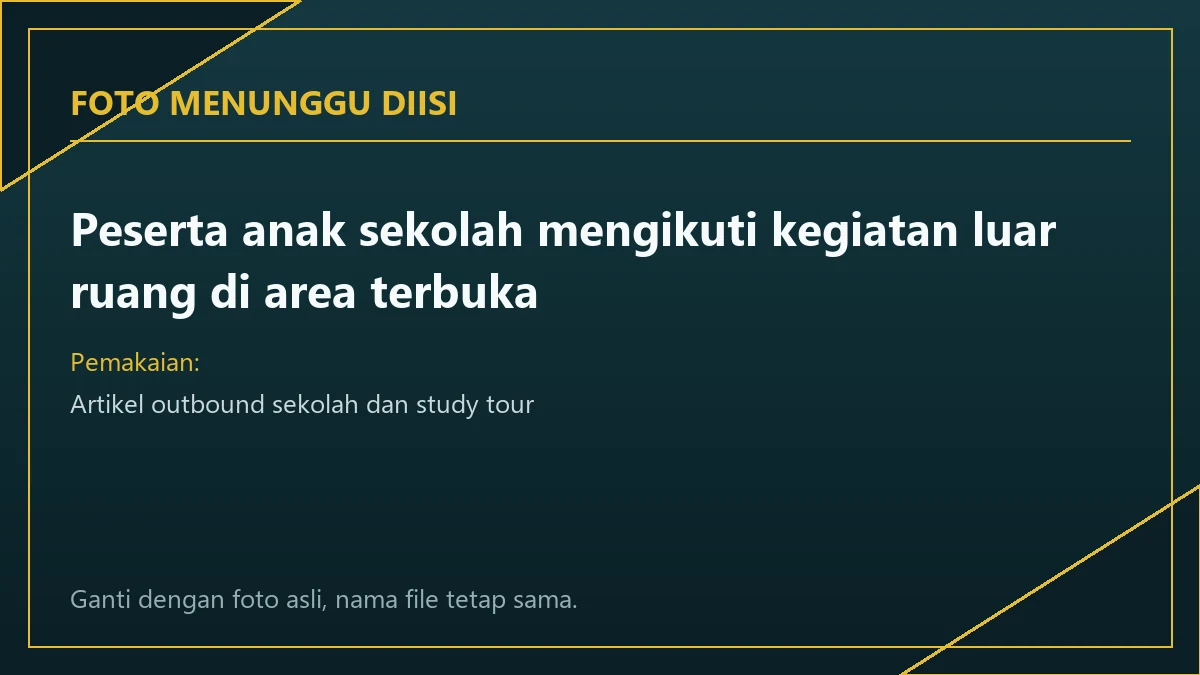 Peserta sekolah mengikuti kegiatan kelompok di area terbuka Tirtha Shankara Caringin
